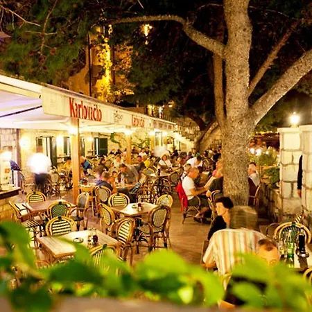Newly Renovated Kastil فندق