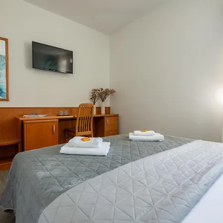 Newly Renovated Kastil 3* 볼