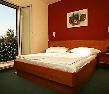 Kastil Otel