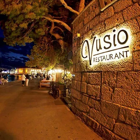 Newly Renovated Kastil