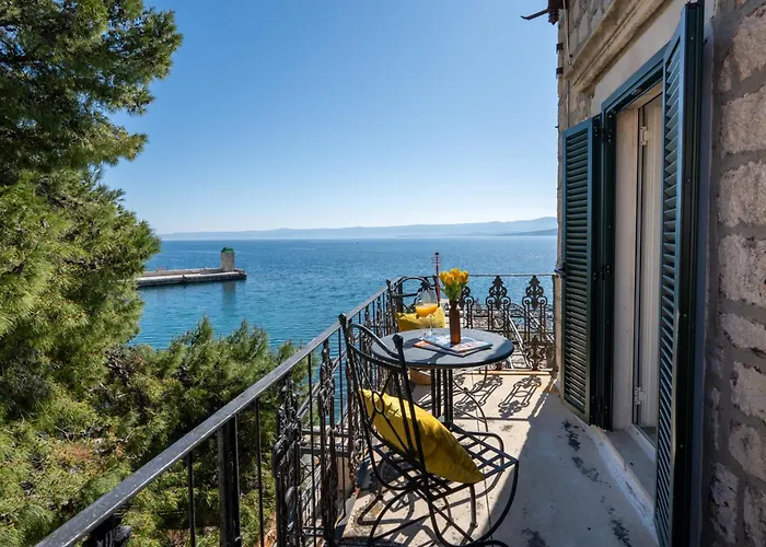 Kastil Hotel 3*