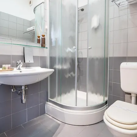 Hotel Newly Renovated Kastil Bol