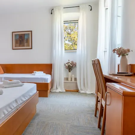 Hotel Newly Renovated Kastil