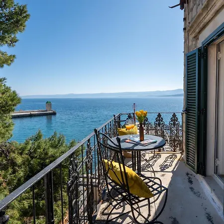 Kastil Hotel 3*