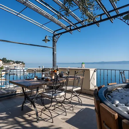 Hotel Newly Renovated Kastil 3*