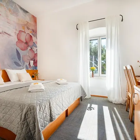 Otel Kastil Bol