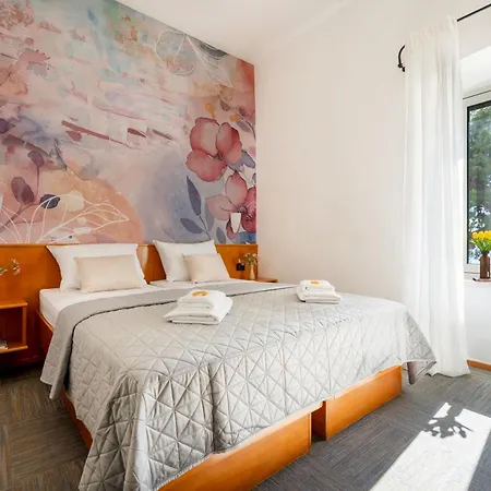Kastil Hotel Bol
