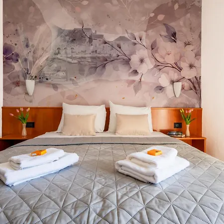 Hotel Newly Renovated Kastil