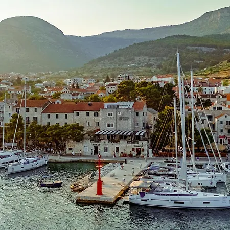 Kastil Hotel Bol