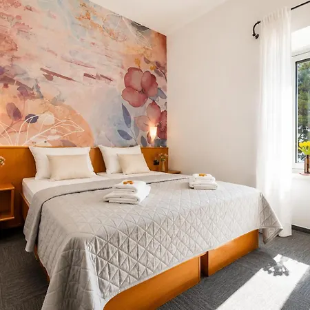 Kastil Hotel Bol