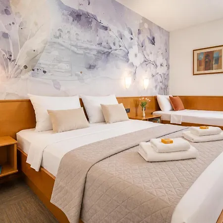 Hotel Kastil Bol