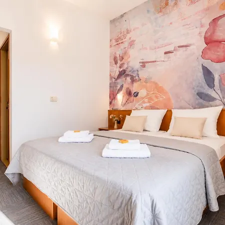 Kastil Hotel Bol