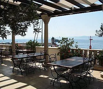 Hotel Newly Renovated Kastil