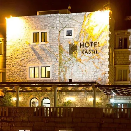Newly Renovated Kastil