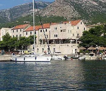 Kastil Hotel 3*