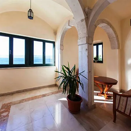 Hotel Newly Renovated Kastil Bol