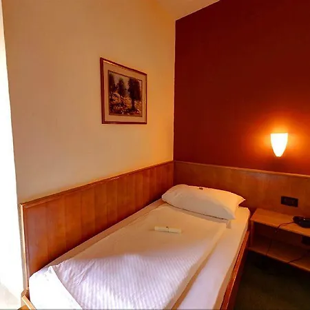Newly Renovated Kastil 3*