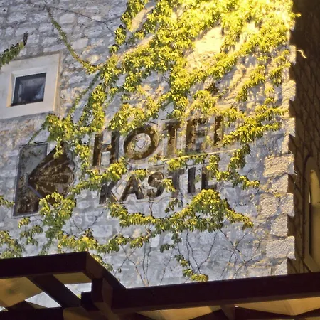 Hotel Kastil Bol